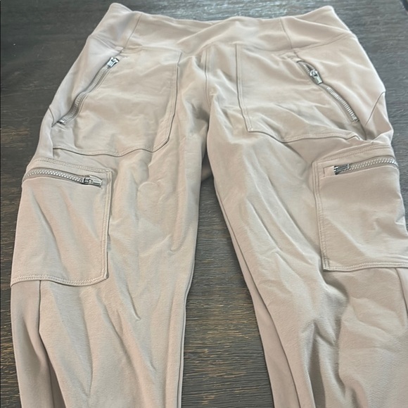 Athleta Women's Tan Pants - Picture 5 of 5